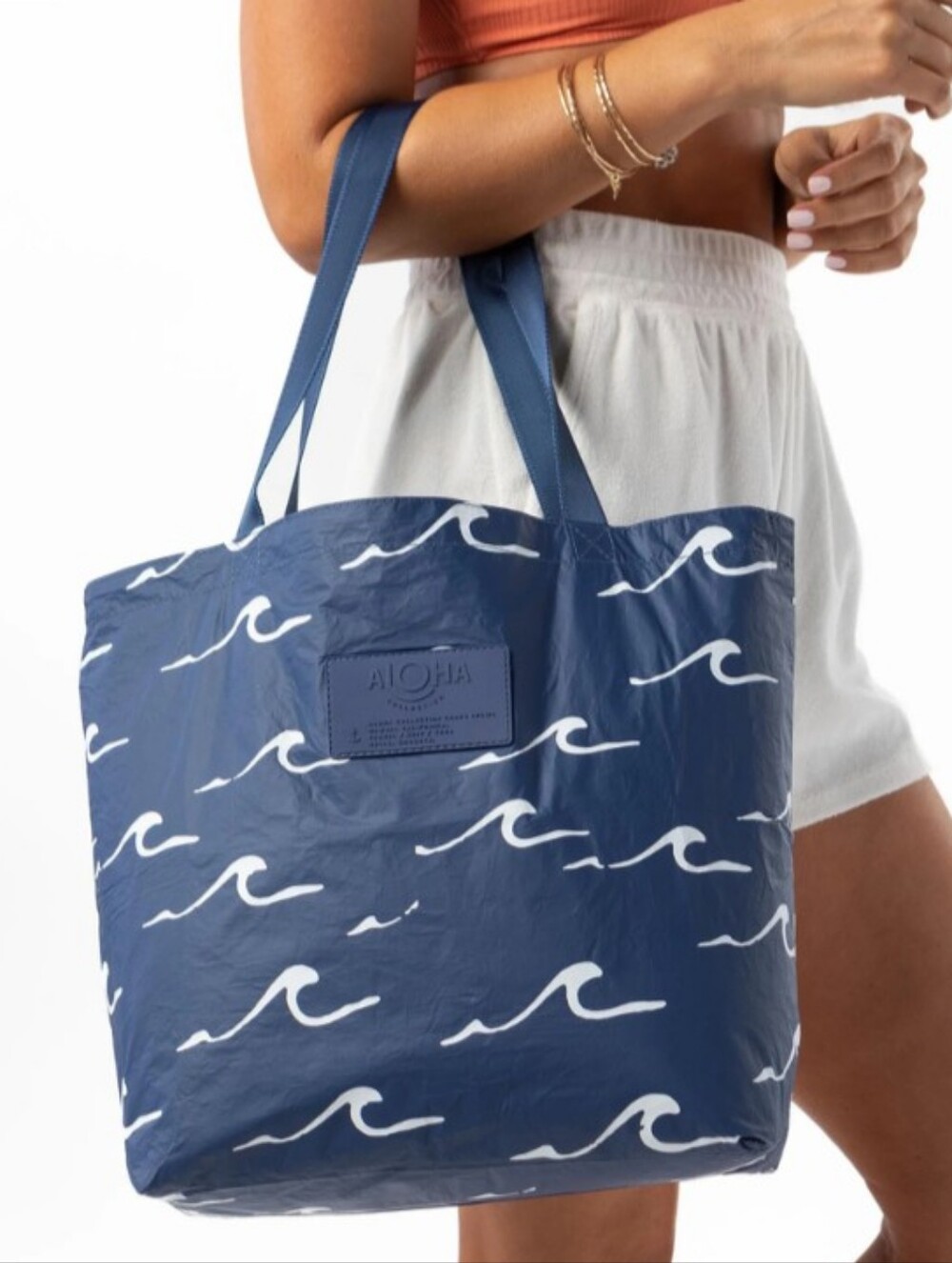 ALOHA Collection Reversible Navy and White Wave Pattern Tote Bag NWT
